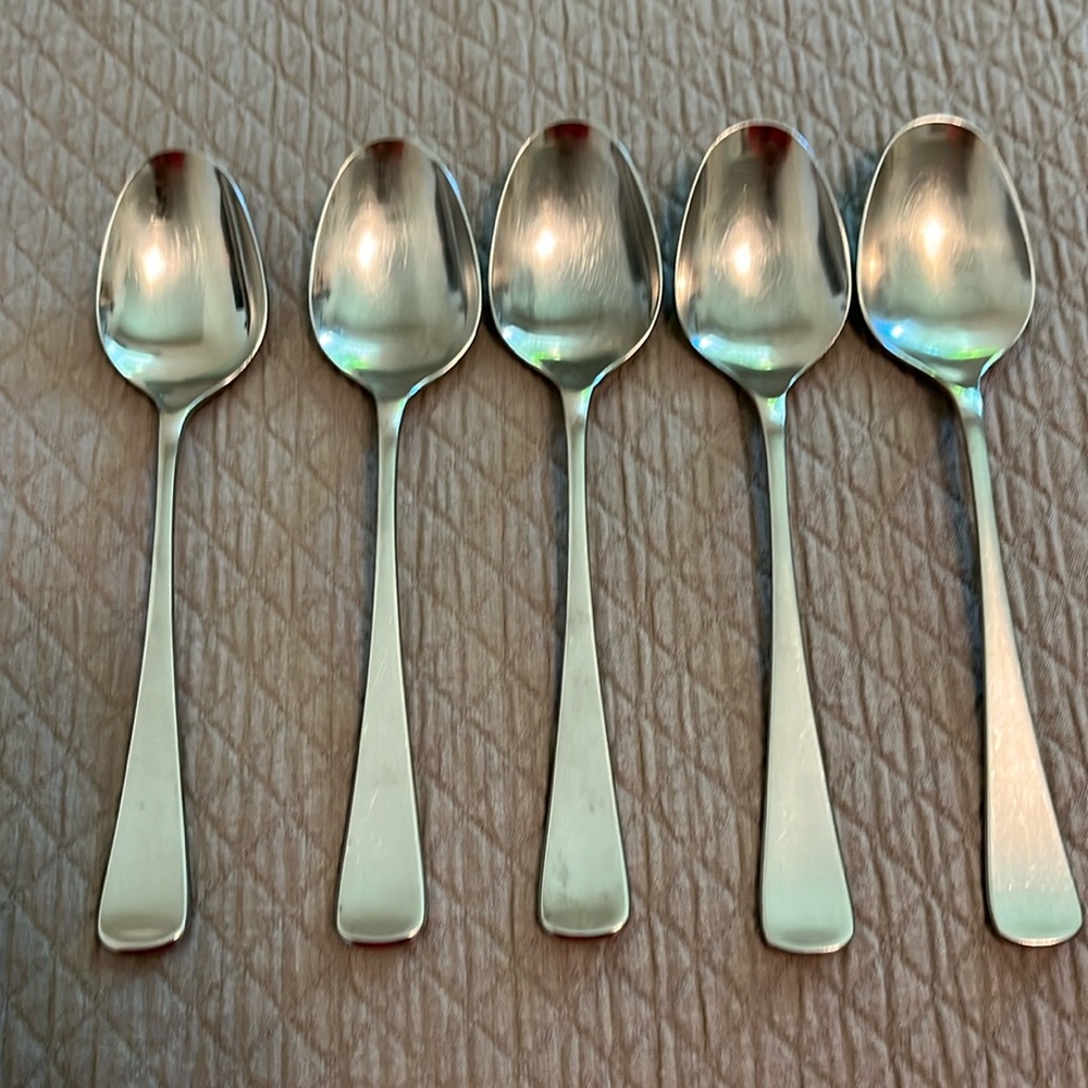 WMF Finesse cromargan Germany soup spoons, 5 included.